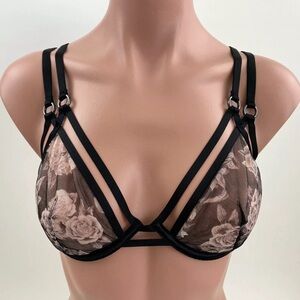 Victoria’s Secret Very Sexy Floral Unlined Plunge Bra.  Size 36D